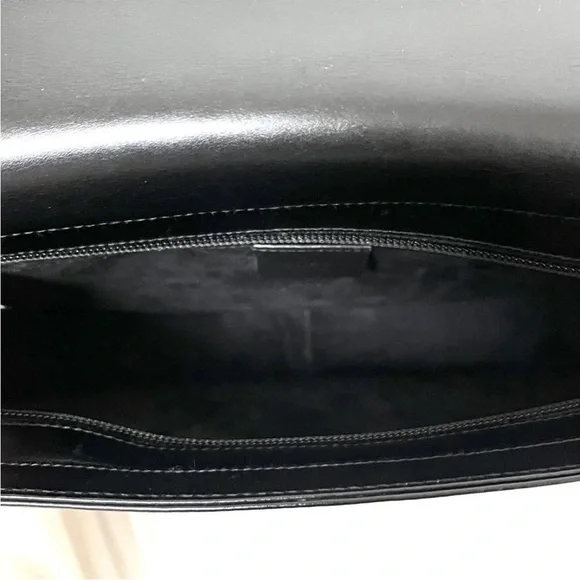 Gucci Black Leather Shoulder Bag - Picture 9 of 16